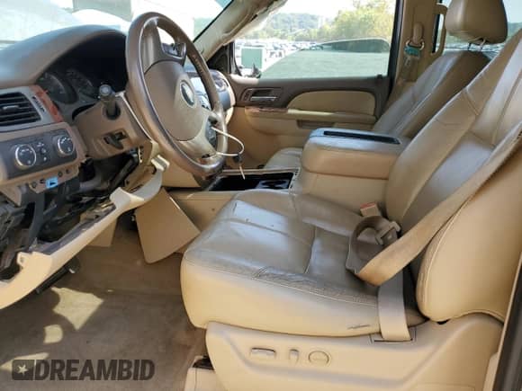 2011 Chevrolet Suburban LT with VIN 1GNSKJE34BR305972, listed as a Copart auction lot 80532575 with 219,069 mi miles and Salvage title. Bid and sale history available at DreamBid. Image 7.