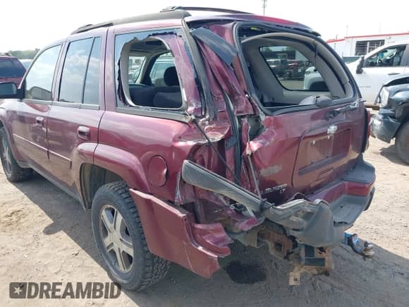 2005 Chevrolet TrailBlazer LS с VIN 1GNDT13S352153924, выставлен на аукционе IAAI как лот 40212910 с пробегом 179 461 миль миль и . История ставок и продаж доступна на DreamBid. Изображение 6.