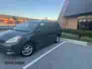 2005 Toyota Sienna XLE z VIN 5TDZA22CX5S352868, wystawiony jako Copart lot #85781415 z przebiegiem 92 051 mil mil oraz Czysty tytuł • Clean title. Historia ofert i sprzedaży dostępna na DreamBid. Obrazek 2.