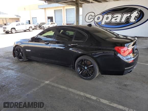 2012 BMW 7 Series 750i z VIN WBAKA8C57CCY37405, wystawiony jako Copart lot #68456005 z przebiegiem 115 029 mil mil oraz Szkoda całkowita • Salvage title. Historia ofert i sprzedaży dostępna na DreamBid. Obrazek 2.