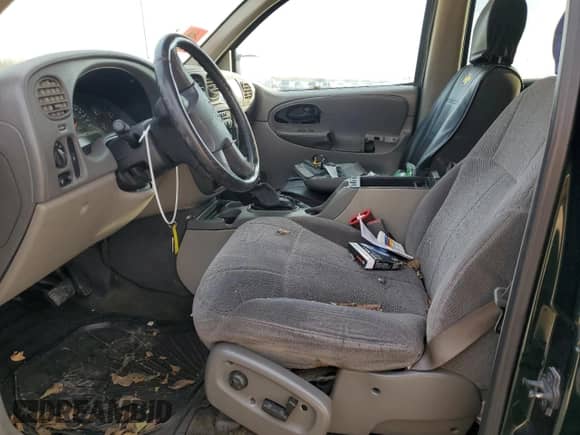 2003 Chevrolet TrailBlazer LT with VIN 1GNDS13S832282533, listed as a Copart auction lot 41462405 with 251,793 mi miles and Salvage title. Bid and sale history available at DreamBid. Image 7.