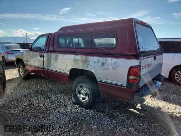 1994 Dodge 1500 with VIN 1B7HC16Z8RS690815, listed as a Copart auction lot 86301645 with 196,379 mi miles and Clean title. Bid and sale history available at DreamBid. Image 2.