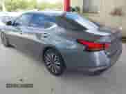 2024 Nissan Altima SV z VIN 1N4BL4DV8RN432161, wystawiony jako IAAI lot #43345322 z przebiegiem 28 158 mil mil oraz . Historia ofert i sprzedaży dostępna na DreamBid. Obrazek 3.