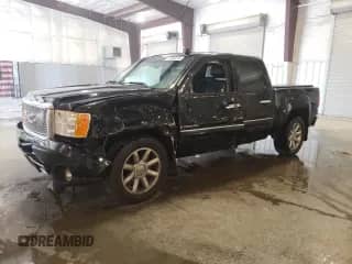 2010 GMC Sierra 1500 Denali z VIN 3GTRKXE28AG259921, wystawiony jako Copart lot #73592214 z przebiegiem 156 378 mil mil oraz Szkoda całkowita • Salvage title. Historia ofert i sprzedaży dostępna na DreamBid. Obrazek 1.