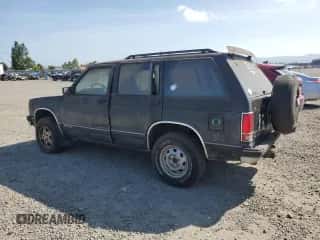 1992 Chevrolet Blazer z VIN 1GNDT13Z7N2122916, wystawiony jako Copart lot #54979365 z przebiegiem Nie podano mil oraz Czysty tytuł • Clean title. Historia ofert i sprzedaży dostępna na DreamBid. Obrazek 2.