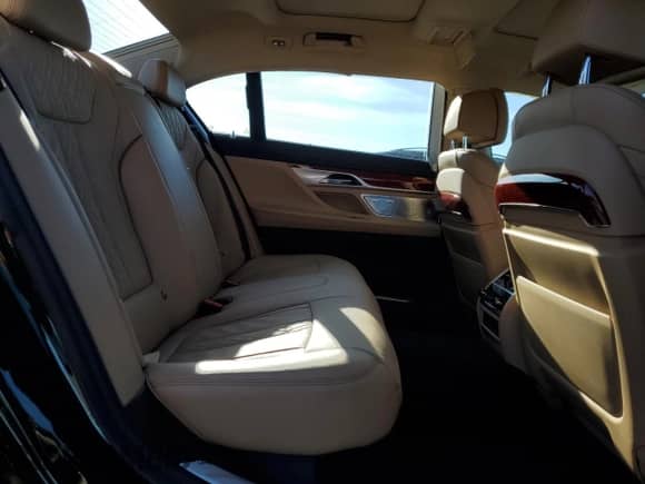 2022 BMW 7 Series with VIN WBA7U2C11NCJ22940, listed as a Copart auction lot 87848125 with 37,023 mi miles and Salvage title. Bid and sale history available at DreamBid. Image 10.