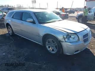 2006 Dodge Magnum R/T with VIN 2D4GV57226H116781, listed as a IAAI auction lot 41690430 with 208,490 mi miles and . Bid and sale history available at DreamBid. Image 1.