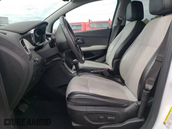 2019 Chevrolet Trax LT с VIN 3GNCJPSB1KL400891, выставлен на аукционе Copart как лот 83857875 с пробегом 81 785 миль миль и Списание • Salvage title. История ставок и продаж доступна на DreamBid. Изображение 7.