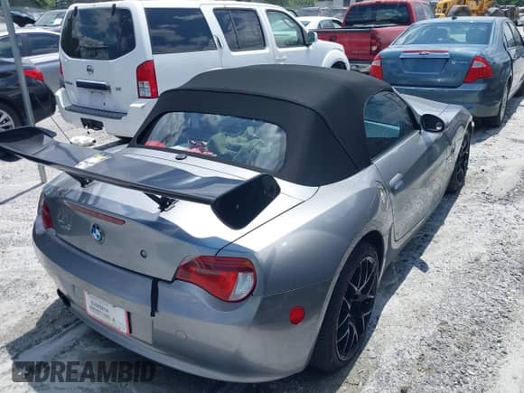 2006 BMW Z4 3.0si с VIN 4USBU53576LW91465, выставлен на аукционе IAAI как лот 42618795 с пробегом 146 668 миль миль и . История ставок и продаж доступна на DreamBid. Изображение 4.