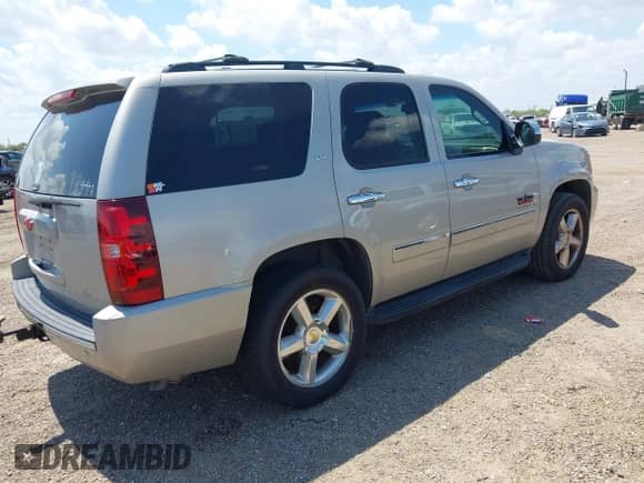 2009 Chevrolet Tahoe LTZ с VIN 1GNFC33J19R158824, выставлен на аукционе IAAI как лот 43129451 с пробегом 176 156 миль миль и . История ставок и продаж доступна на DreamBid. Изображение 4.