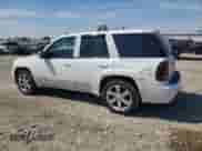 2007 Chevrolet TrailBlazer SS z VIN 1GNET13H372208173, wystawiony jako Copart lot #64610455 z przebiegiem 221 875 mil mil oraz Czysty tytuł • Clean title. Historia ofert i sprzedaży dostępna na DreamBid. Obrazek 2.