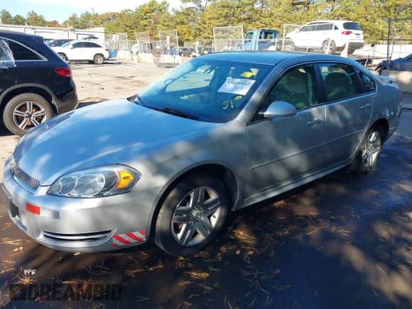 2013 Chevrolet Impala LT z VIN 2G1WB5E32D1173137, wystawiony jako IAAI lot #43435452 z przebiegiem 42 297 mil mil oraz . Historia ofert i sprzedaży dostępna na DreamBid. Obrazek 17.