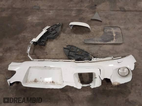 2010 Chevrolet Suburban LT z VIN 1GNUKJE32AR272865, wystawiony jako IAAI lot #43260380 z przebiegiem 167 294 mil mil oraz . Historia ofert i sprzedaży dostępna na DreamBid. Obrazek 12.