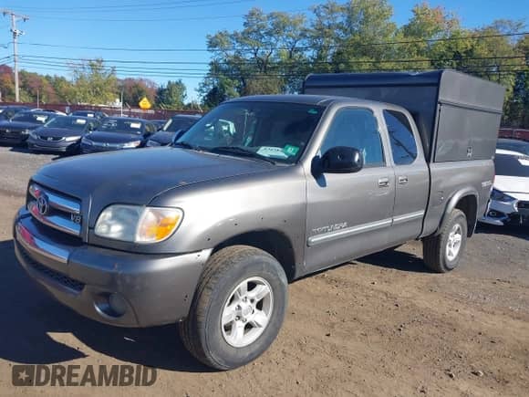 2005 Toyota Tundra SR5 с VIN 5TBBT44195S469630, выставлен на аукционе IAAI как лот 43458944 с пробегом 284 948 миль миль и . История ставок и продаж доступна на DreamBid. Изображение 17.