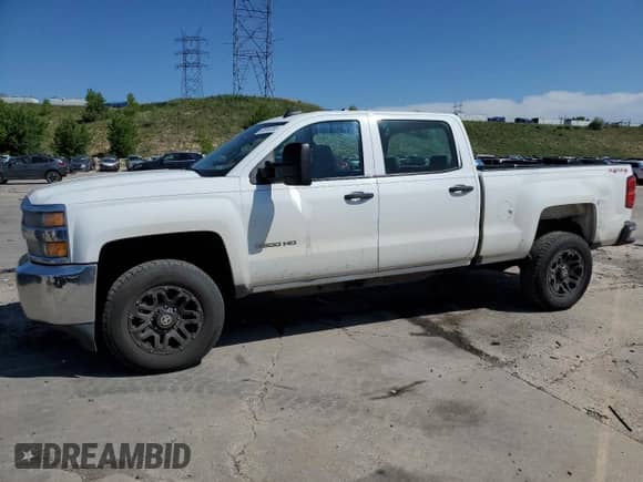 2015 Chevrolet Silverado 2500HD Work Truck z VIN 1GC1KUEG8FF666878, wystawiony jako Copart lot #60003255 z przebiegiem 355 814 mil mil oraz Czysty tytuł • Clean title. Historia ofert i sprzedaży dostępna na DreamBid. Obrazek 1.