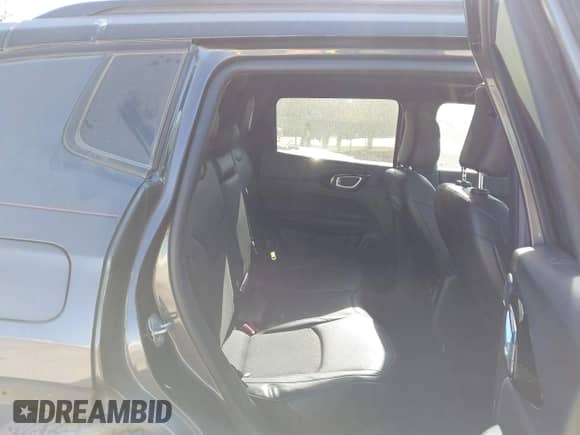 2024 Jeep Compass Trailhawk с VIN 3C4NJDDN4RT135384, выставлен на аукционе IAAI как лот 41251948 с пробегом 6 981 миль миль и . История ставок и продаж доступна на DreamBid. Изображение 8.