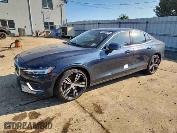 2022 Volvo S60 Inscription z VIN 7JRL12TL0NG161640, wystawiony jako Copart lot #66085155 z przebiegiem 48 025 mil mil oraz Szkoda całkowita • Salvage title. Historia ofert i sprzedaży dostępna na DreamBid. Obrazek 1.