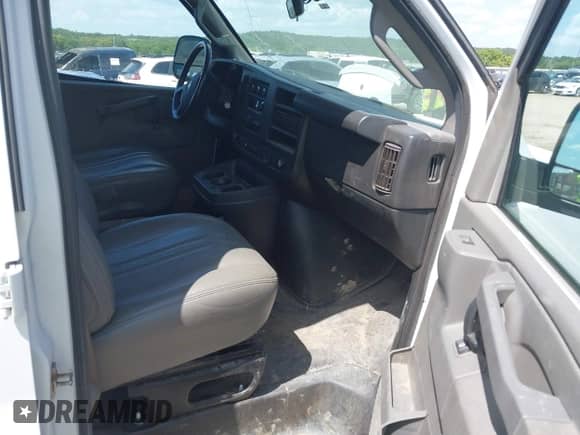 2022 Chevrolet Express Cargo с VIN 1GCWGBFP7N1220596, выставлен на аукционе IAAI как лот 42843564 с пробегом 67 807 миль миль и . История ставок и продаж доступна на DreamBid. Изображение 5.