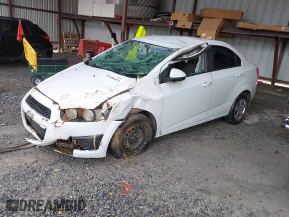 2015 Chevrolet Sonic LS с VIN 1G1JA5SH3F4128681, выставлен на аукционе IAAI как лот 42668492 с пробегом 127 966 миль миль и . История ставок и продаж доступна на DreamBid. Изображение 2.