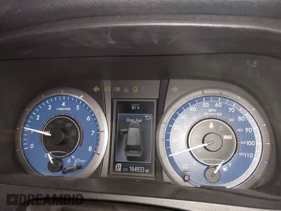 2017 Toyota Sienna XLE with VIN 5TDDZ3DC0HS160692, listed as a IAAI auction lot 43389247 with 164,933 mi miles and . Bid and sale history available at DreamBid. Image 7.