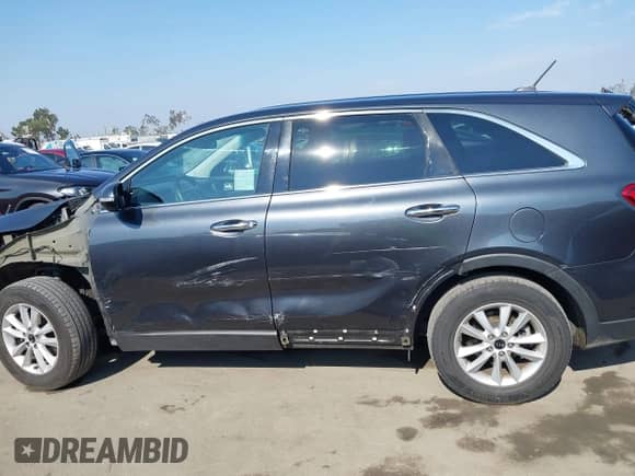 2020 Kia Sorento L with VIN 5XYPG4A38LG626825, listed as a IAAI auction lot 42894083 with 60,279 mi miles and . Bid and sale history available at DreamBid. Image 15.