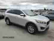 2016 Kia Sorento LX with VIN 5XYPG4A31GG022281, listed as a Copart auction lot 85698675 with 166,549 mi miles and Salvage title. Bid and sale history available at DreamBid. Image 4.