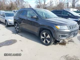 2017 Jeep Compass Latitude z VIN 3C4NJCBB4HT632758, wystawiony jako IAAI lot #41849009 z przebiegiem 58 246 mil mil oraz . Historia ofert i sprzedaży dostępna na DreamBid. Obrazek 1.