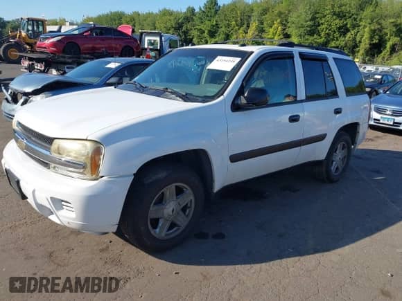 2005 Chevrolet TrailBlazer LS с VIN 1GNDT13S252301027, выставлен на аукционе IAAI как лот 43154248 с пробегом 176 012 миль миль и . История ставок и продаж доступна на DreamBid. Изображение 2.