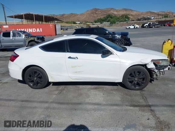 2010 Honda Accord LX-S с VIN 1HGCS1B33AA018249, выставлен на аукционе IAAI как лот 42878026 с пробегом 198 201 миль миль и . История ставок и продаж доступна на DreamBid. Изображение 14.