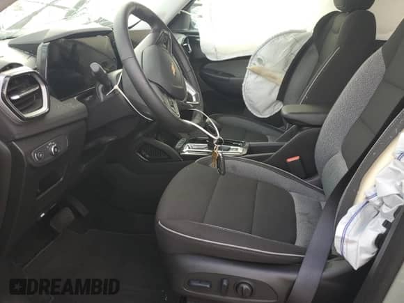 2025 Chevrolet TrailBlazer LT с VIN KL79MRSLXSB086333, выставлен на аукционе Copart как лот 72030535 с пробегом 7 610 миль миль и Списание • Salvage title. История ставок и продаж доступна на DreamBid. Изображение 7.