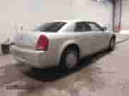 2005 Chrysler 300 Touring с VIN 2C3JA53G75H625400, выставлен на аукционе IAAI как лот 43314318 с пробегом 221 874 миль миль и . История ставок и продаж доступна на DreamBid. Изображение 4.