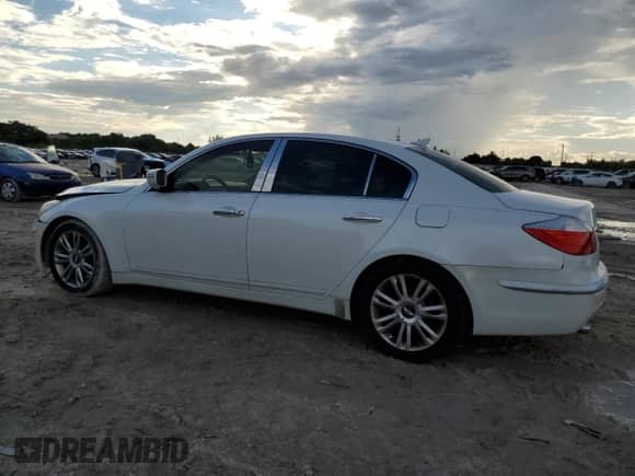 2011 Hyundai Genesis z VIN KMHGC4DE8BU123085, wystawiony jako Copart lot #74432394 z przebiegiem 108 232 mil mil oraz Szkoda całkowita • Salvage title. Historia ofert i sprzedaży dostępna na DreamBid. Obrazek 2.