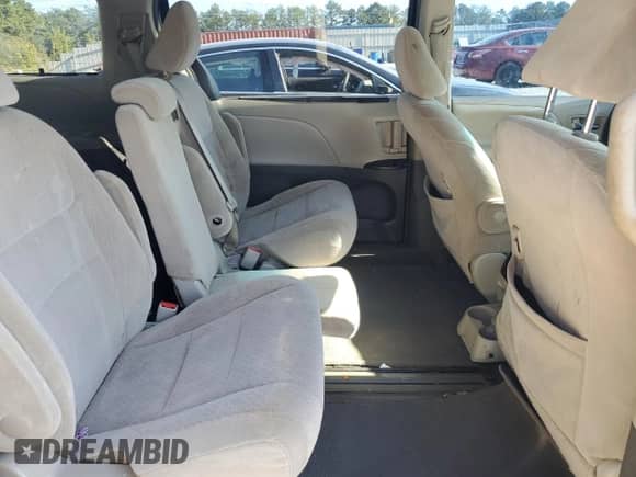 2015 Toyota Sienna LE AAS with VIN 5TDKK3DC9FS567984, listed as a Copart auction lot 84644795 with 154,176 mi miles and Salvage title. Bid and sale history available at DreamBid. Image 11.