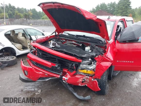 2018 Chevrolet Silverado 1500 LT с VIN 1GCUKREC9JF165692, выставлен на аукционе IAAI как лот 43015245 с пробегом 95 258 миль миль и . История ставок и продаж доступна на DreamBid. Изображение 6.