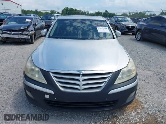 2009 Hyundai Genesis with VIN KMHGC46F49U062611, listed as a IAAI auction lot 42817119 with 244,681 mi miles and . Bid and sale history available at DreamBid. Image 6.