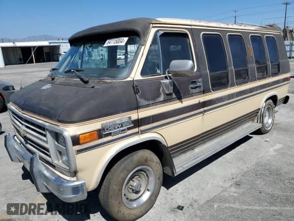 1985 Chevrolet Chevy Van с VIN 1GBEG25HXF7160399, выставлен на аукционе Copart как лот 64115004 с пробегом 40 895 миль миль и Чистый • Clean title. История ставок и продаж доступна на DreamBid. Изображение 1.
