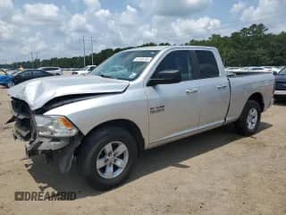 2016 Ram 1500 SLT z VIN 1C6RR6GG1GS299393, wystawiony jako Copart lot #67946765 z przebiegiem 98 744 mil mil oraz Szkoda całkowita • Salvage title. Historia ofert i sprzedaży dostępna na DreamBid. Obrazek 1.
