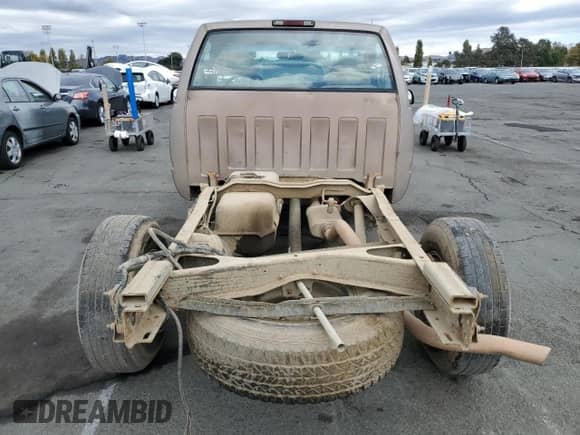 1997 Chevrolet Silverado 2500 с VIN 1GCGK24R8VE142118, выставлен на аукционе Copart как лот 84428955 с пробегом 421 035 миль миль и Чистый • Clean title. История ставок и продаж доступна на DreamBid. Изображение 6.