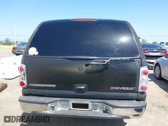2003 Chevrolet Suburban Z71 с VIN 1GNFK16T33J111031, выставлен на аукционе IAAI как лот 42075752 с пробегом 238 307 миль миль и . История ставок и продаж доступна на DreamBid. Изображение 17.