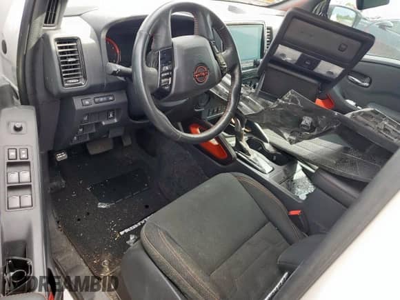 2022 Nissan Frontier Pro-X z VIN 1N6ED1EJ8NN675913, wystawiony jako Copart lot #62930635 z przebiegiem 35 858 mil mil oraz Szkoda całkowita • Salvage title. Historia ofert i sprzedaży dostępna na DreamBid. Obrazek 8.