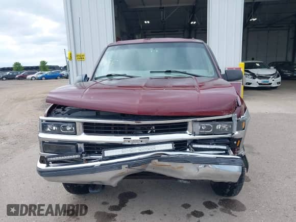 1998 Chevrolet Suburban с VIN 1GNFK16R6WJ355393, выставлен на аукционе IAAI как лот 42703001 с пробегом 208 679 миль миль и . История ставок и продаж доступна на DreamBid. Изображение 12.