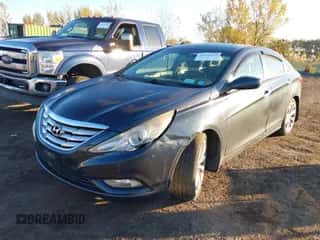 2012 Hyundai Sonata SE with VIN 5NPEC4AC3CH500335, listed as a IAAI auction lot 43528547 with 92,763 mi miles and . Bid and sale history available at DreamBid. Image 6.
