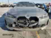 2025 BMW i4 eDrive40 z VIN WBY23HD0XSFU38127, wystawiony jako Copart lot #68134075 z przebiegiem Nie podano mil oraz Nie do naprawy • Non repairable. Historia ofert i sprzedaży dostępna na DreamBid. Obrazek 5.