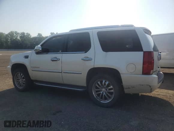 2007 Cadillac Escalade with VIN 1GYEC63867R278595, listed as a Copart auction lot 61872925 with 228,275 mi miles and Clean title. Bid and sale history available at DreamBid. Image 2.