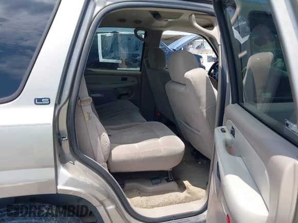 2002 Chevrolet Tahoe LS с VIN 1GNEC13V02R243534, выставлен на аукционе IAAI как лот 42399936 с пробегом 313 588 миль миль и . История ставок и продаж доступна на DreamBid. Изображение 8.