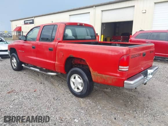 2000 Dodge Dakota с VIN 1B7GG2AX3YS662091, выставлен на аукционе IAAI как лот 43312181 с пробегом 143 617 миль миль и . История ставок и продаж доступна на DreamBid. Изображение 3.