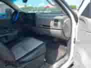 2009 Chevrolet Silverado 2500HD Work Truck z VIN 1GCHK49K59E134981, wystawiony jako IAAI lot #42471953 z przebiegiem 271 487 mil mil oraz . Historia ofert i sprzedaży dostępna na DreamBid. Obrazek 5.