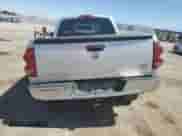 2007 Dodge 1500 SLT z VIN 1D7HA16247J517990, wystawiony jako Copart lot #58032355 z przebiegiem 96 247 mil mil oraz Szkoda całkowita • Salvage title. Historia ofert i sprzedaży dostępna na DreamBid. Obrazek 6.