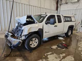 2011 GMC Sierra 1500 SLE с VIN 1GTR2VE39BZ415267, выставлен на аукционе Copart как лот 81645925 с пробегом Не указан миль и На запчасти • Non repairable. История ставок и продаж доступна на DreamBid. Изображение 1.