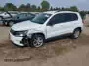 2017 Volkswagen Tiguan S с VIN WVGBV7AX9HW512083, выставлен на аукционе Copart как лот 80196255 с пробегом 93 988 миль миль и Списание • Salvage title. История ставок и продаж доступна на DreamBid. Изображение 1.